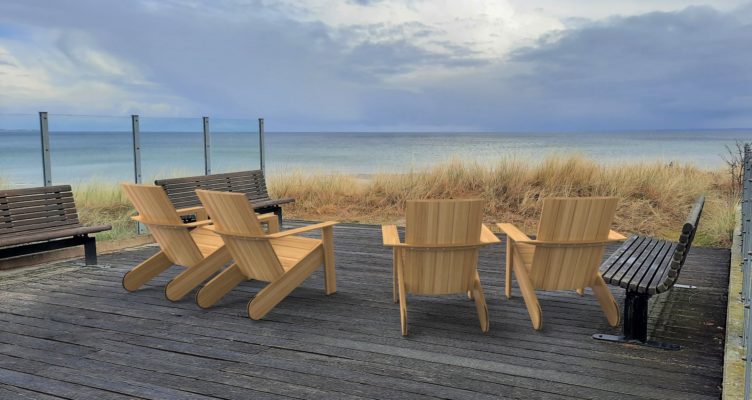 BeSeaside Sitzmoebel oeffentlicher Raum Espresso Adirondack Chair