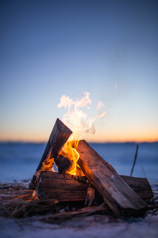 Strandlektüre No.4/2021 * Feuer & Flamme: Unsere Herbstaktion 4 benjamin deyoung lTZffd tOnM unsplash
