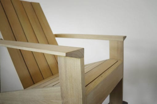 BeSeaside ESPRESSO Premium Adirondack Chair Robinie Vollholz geoelt Detail